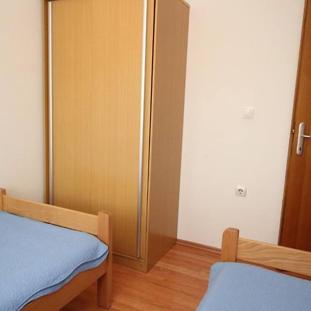 Apartments Knezevic Baska  Ngoại thất bức ảnh